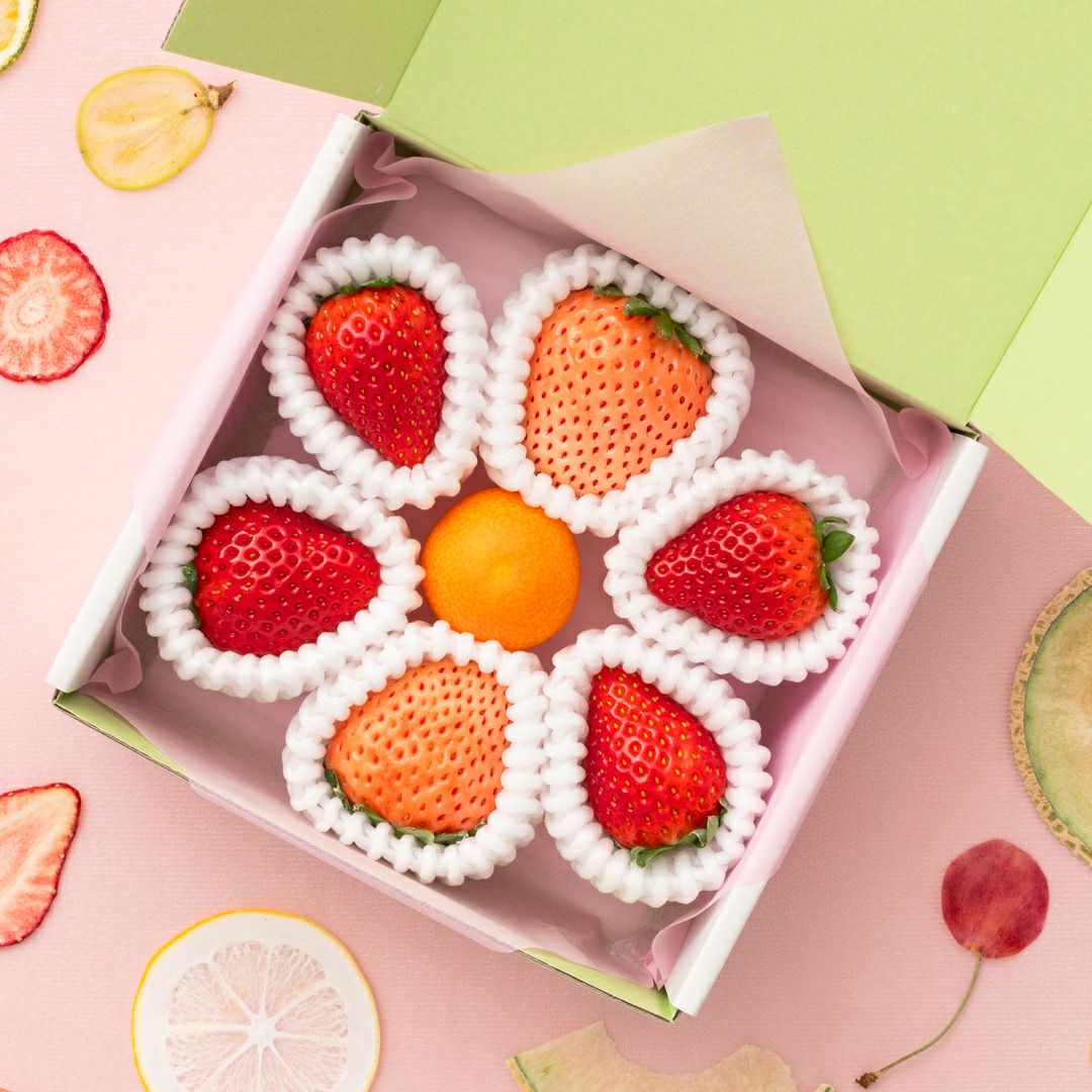 《ギフトシール付き》旬の国産紅白いちごの食べ比べと金柑のギフト