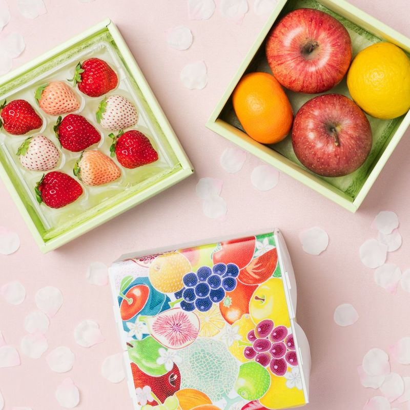 旬の国産紅白いちごの食べ比べなどのミニお重セット｜Seika（せいか